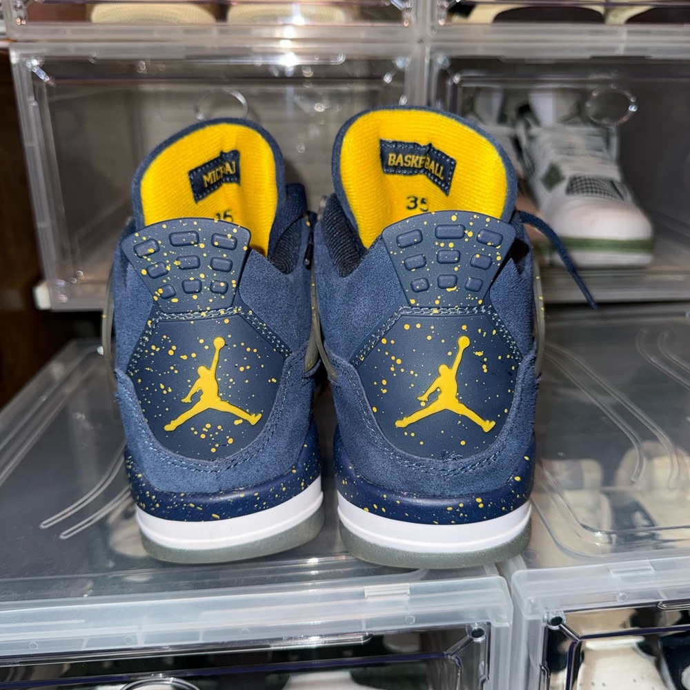Jordan 4 Retro “University of Michigan” - Picture 3 of 7